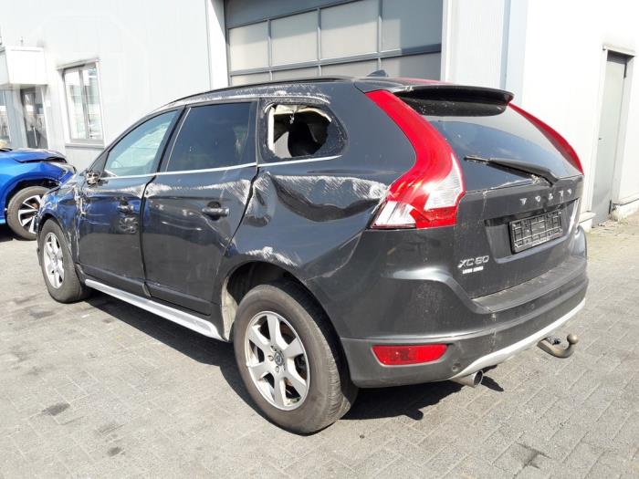 Volvo XC60 I 2.4 D3 20V Sloopvoertuig (2012, Metallic, Grijs)