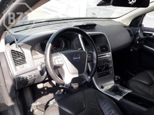 Volvo XC60 I 2.4 D3 20V Sloopvoertuig (2012, Metallic, Grijs)