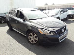 Volvo XC60 I 2.4 D3 20V Sloopvoertuig (2012, Metallic, Grijs)