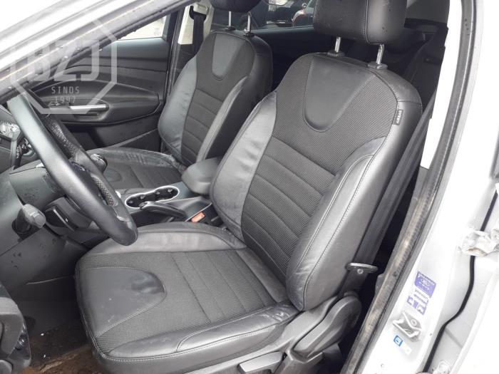 Ford Kuga II 2.0 TDCi 16V 150 4x4 Sloopvoertuig (2016, Metallic, Zilver)