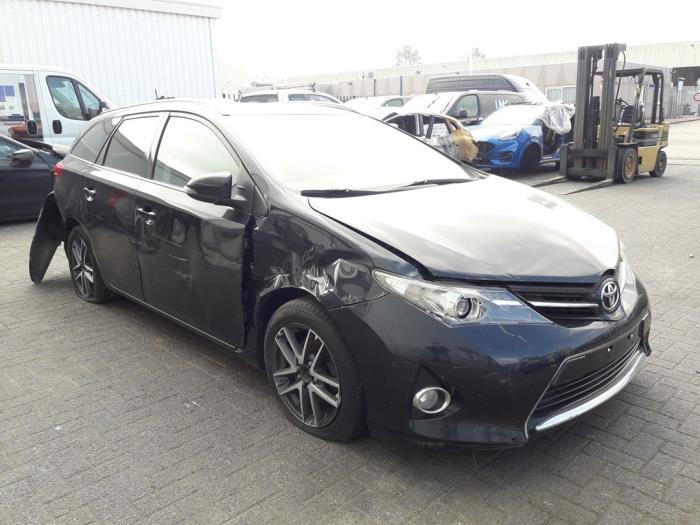 Toyota Auris Touring Sports (E18), Combi, 2013 / 2018<br><small>1.4 D-4D-F 16V, Combi/o, Diesel, 1.364cc, 66kW (90pk), FWD, 1NDTV, 2013-07 / 2018-12, NDE180L-DW; NDE180R-DW</small>