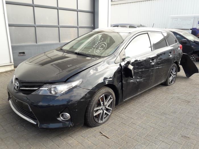 Toyota Auris Touring Sports (E18), Combi, 2013 / 2018<br><small>1.4 D-4D-F 16V, Combi/o, Diesel, 1.364cc, 66kW (90pk), FWD, 1NDTV, 2013-07 / 2018-12, NDE180L-DW; NDE180R-DW</small>
