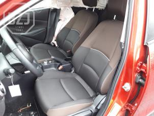 Mazda 2 1.5 SkyActiv-G 90 M Hybrid Sloopvoertuig (2021, Metallic, Rood)