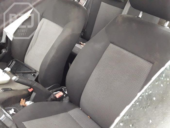 Volkswagen Polo V 1.2 TDI 12V BlueMotion Sloopvoertuig (2013, Metallic, Zwart)