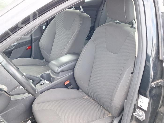 Ford Focus 3 Wagon 1.6 TDCi ECOnetic Sloopvoertuig (2013, Metallic, Zwart)