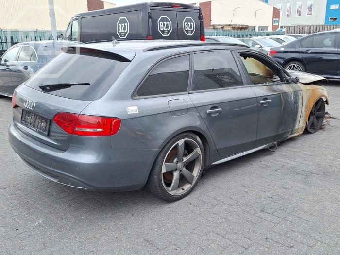 Audi A4 Avant 2.0 TDI 16V Sloopvoertuig (2012, Metallic, Grijs)
