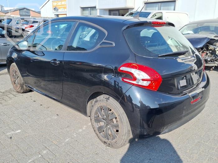 Peugeot 208 I 1.2 Vti 12V PureTech 82 Sloopvoertuig (2013, Metallic, Zwart)