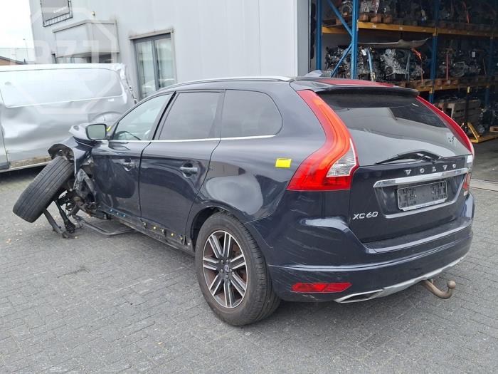 Volvo XC60 I 2.0 D3 16V Sloopvoertuig (2018, Metallic, Blauw)