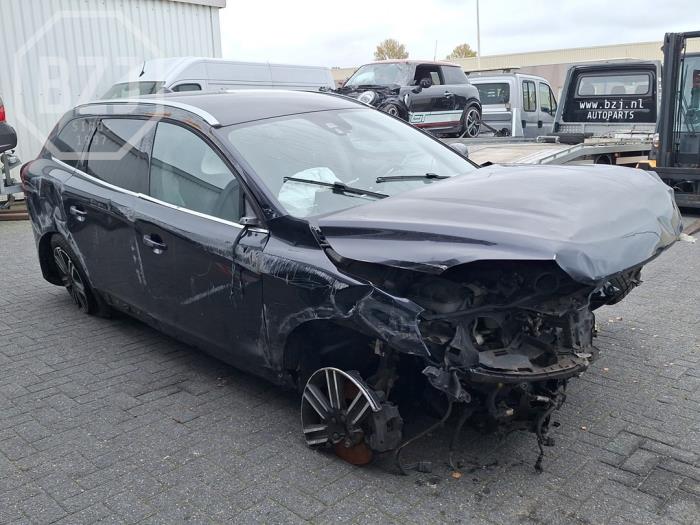 Volvo XC60 I 2.0 D3 16V Sloopvoertuig (2018, Metallic, Blauw)