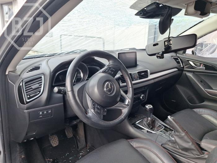 Mazda 3 2.0 SkyActiv-G 120 16V Sloopvoertuig (2015, Metallic, Zilvergrijs)