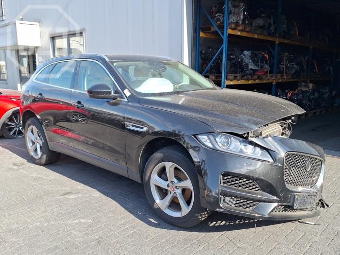 Jaguar F-Pace 2.0 Turbo 16V AWD Sloopvoertuig (2019, Zwart)