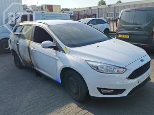 Ford Focus 3 Wagon 1.0 Ti-VCT EcoBoost 12V 100 Sloopvoertuig (2015, Wit)