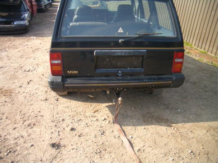 Jeep Cherokee 4.0 i Sloopvoertuig (1990, Zwart) Boekholt auto's