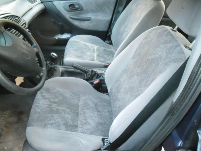 Ford Mondeo II Wagon 1.8i 16V Sloopvoertuig (1998, Blauw)