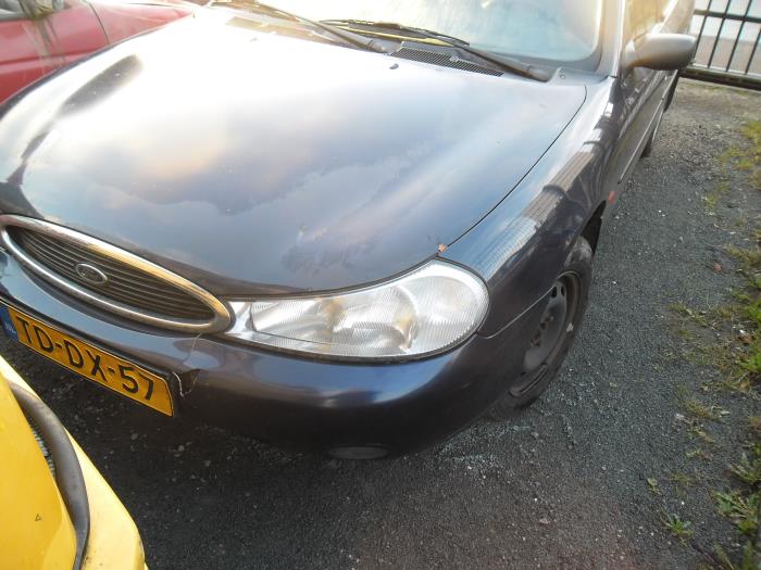 Ford Mondeo II Wagon 1.8i 16V Sloopvoertuig (1998, Blauw)