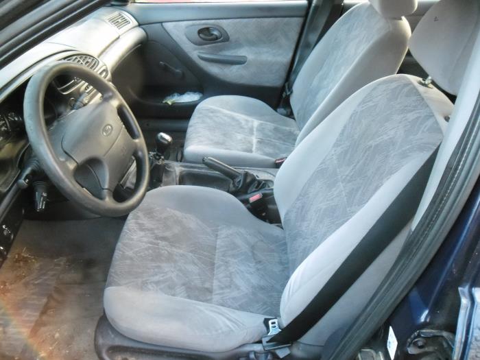 Ford Mondeo II Wagon 1.8i 16V Sloopvoertuig (1998, Blauw)