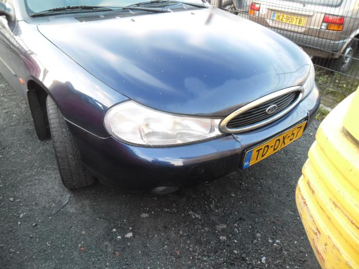 Ford Mondeo II Wagon 1.8i 16V Sloopvoertuig (1998, Blauw)