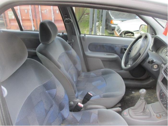 Renault Clio II 1.4 Sloopvoertuig (1999, Grijs)