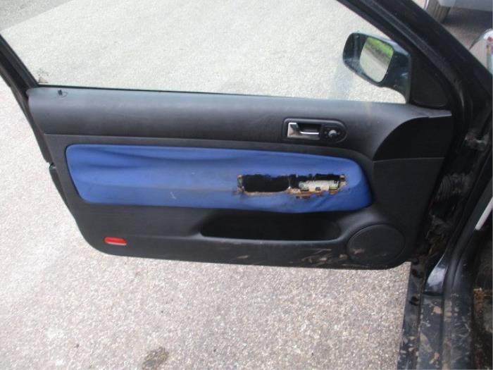 Volkswagen Golf IV 1.6 Sloopvoertuig (1998, Zwart)