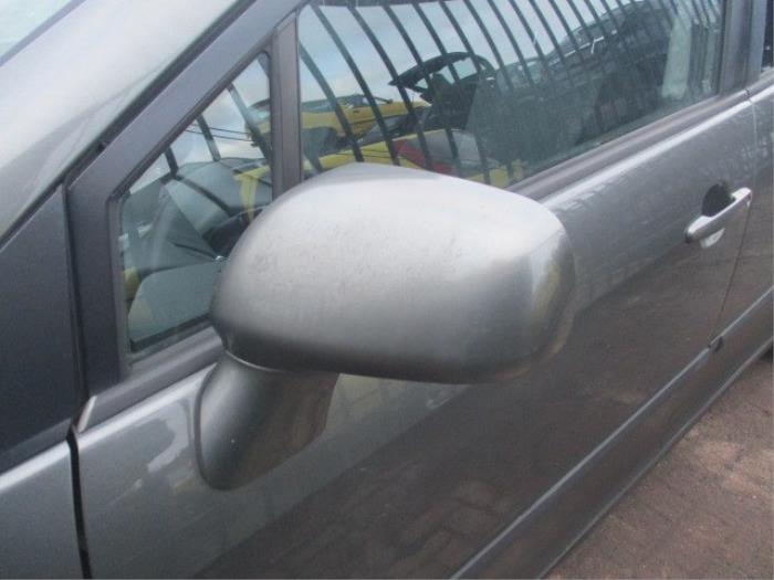 Toyota Corolla Verso 2.2 D-4D 16V Sloopvoertuig (2006, Grijs)