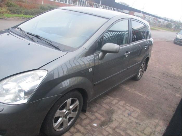 Toyota Corolla Verso 2.2 D-4D 16V Sloopvoertuig (2006, Grijs)