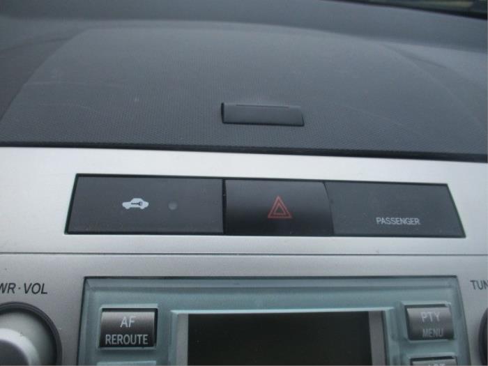 Toyota Corolla Verso 2.2 D-4D 16V Sloopvoertuig (2006, Grijs)