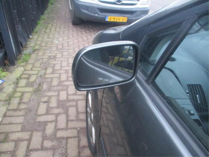 Toyota Corolla Verso 2.2 D-4D 16V Sloopvoertuig (2006, Grijs)