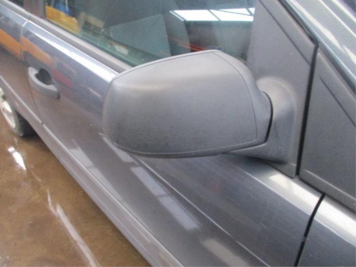 Ford Focus 2 Wagon 1.6 16V Sloopvoertuig (2005, Grijs)