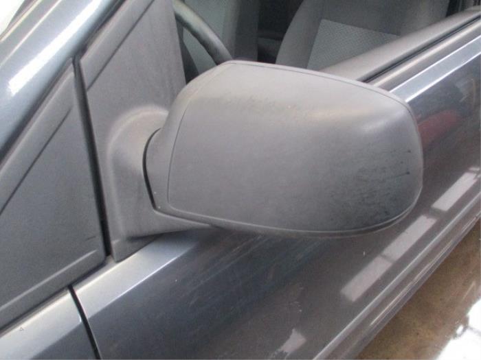 Ford Focus 2 Wagon 1.6 16V Sloopvoertuig (2005, Grijs)