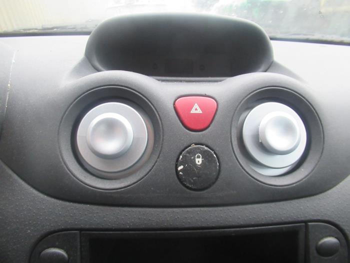 Citroen C2 1.1 Sloopvoertuig (2004, Zwart)