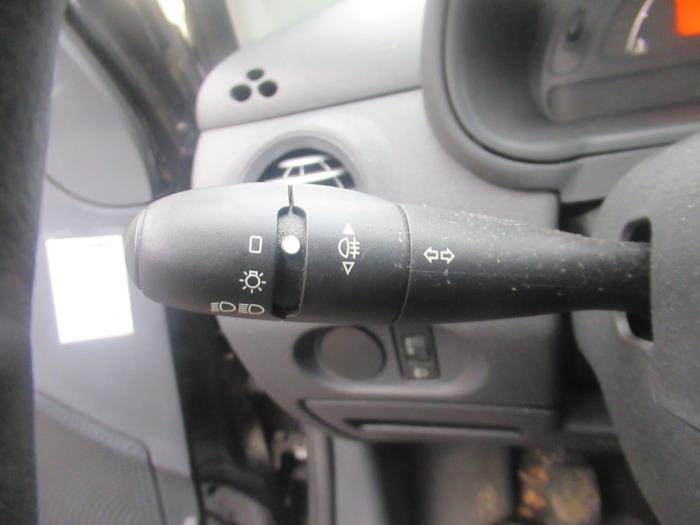 Citroen C2 1.1 Sloopvoertuig (2004, Zwart)