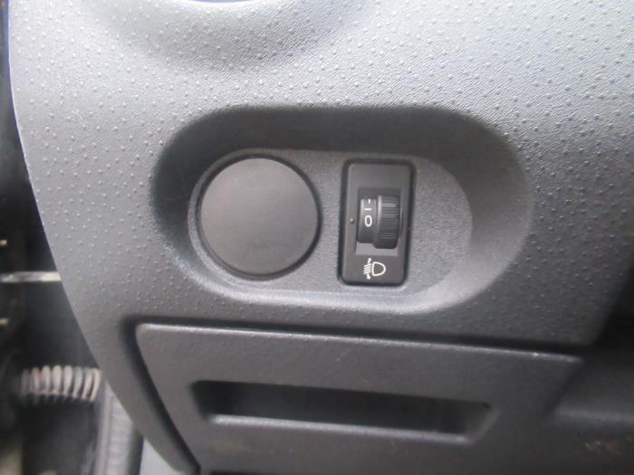 Citroen C2 1.1 Sloopvoertuig (2004, Zwart)