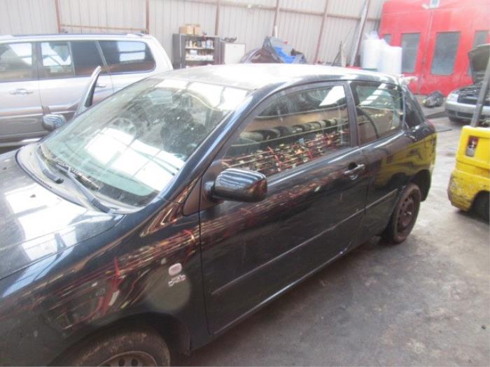 Toyota Corolla 2.0 D-4D 16V 110 Sloopvoertuig (2003, Zwart)