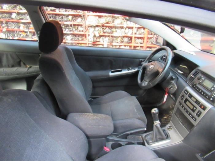 Toyota Corolla 2.0 D-4D 16V 110 Sloopvoertuig (2003, Zwart)