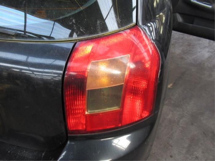 Toyota Corolla 2.0 D-4D 16V 110 Sloopvoertuig (2003, Zwart)