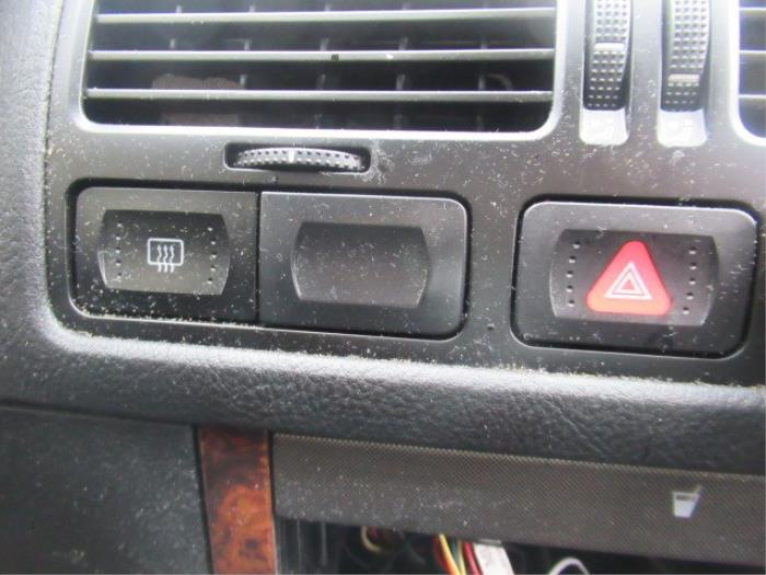 Volkswagen Bora 2.0 Sloopvoertuig (2000, Grijs)