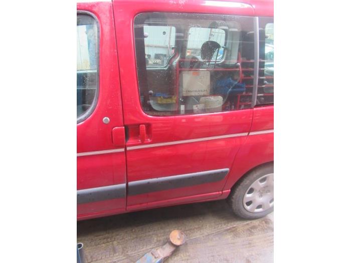 Peugeot Partner Combispace 1.6 HDI 90 16V Sloopvoertuig (2007, Rood)