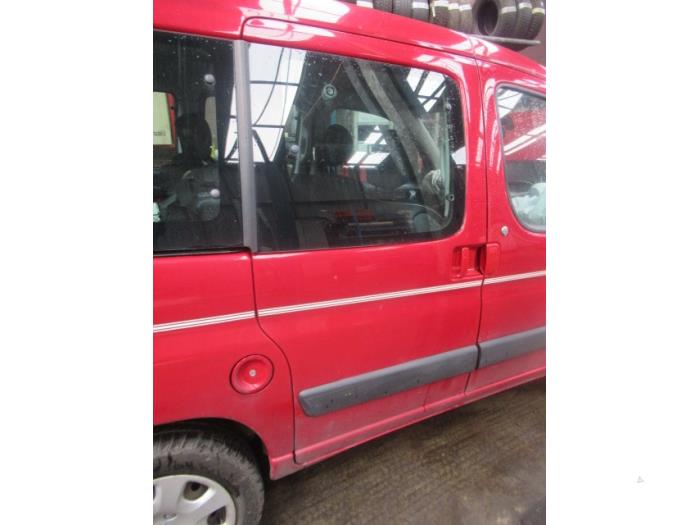 Peugeot Partner Combispace 1.6 HDI 90 16V Sloopvoertuig (2007, Rood)