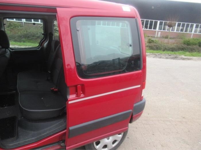 Peugeot Partner Combispace 1.6 HDI 90 16V Sloopvoertuig (2007, Rood)