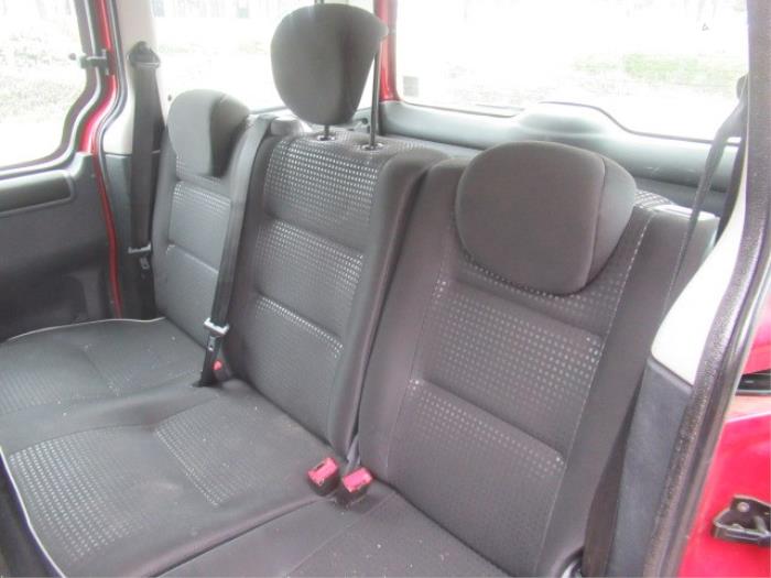 Peugeot Partner Combispace 1.6 HDI 90 16V Sloopvoertuig (2007, Rood)
