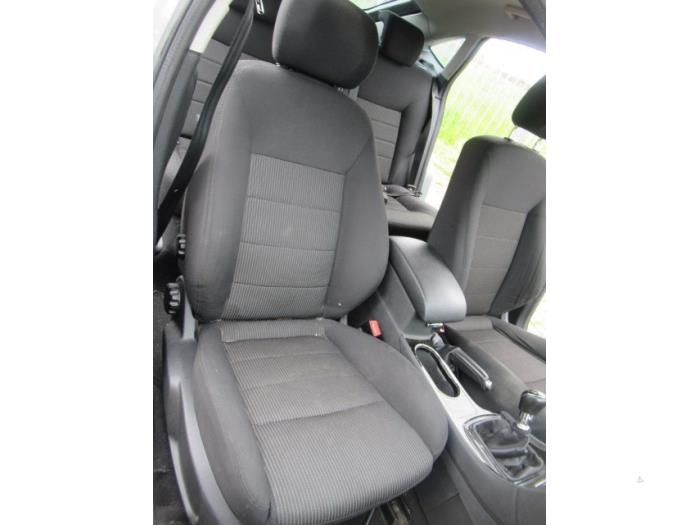 Ford Mondeo IV 2.0 TDCi 140 16V Sloopvoertuig (2010, Metallic, Grijs)