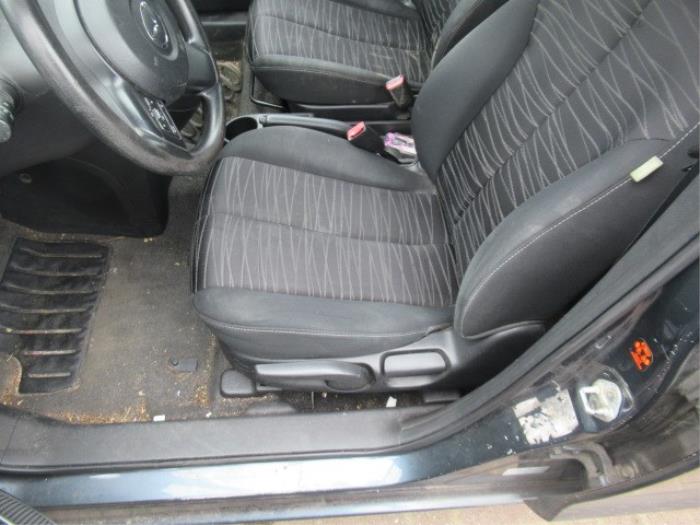 Mazda 2 1.4 CDVi 16V Sloopvoertuig (2008, Donker, Grijs)