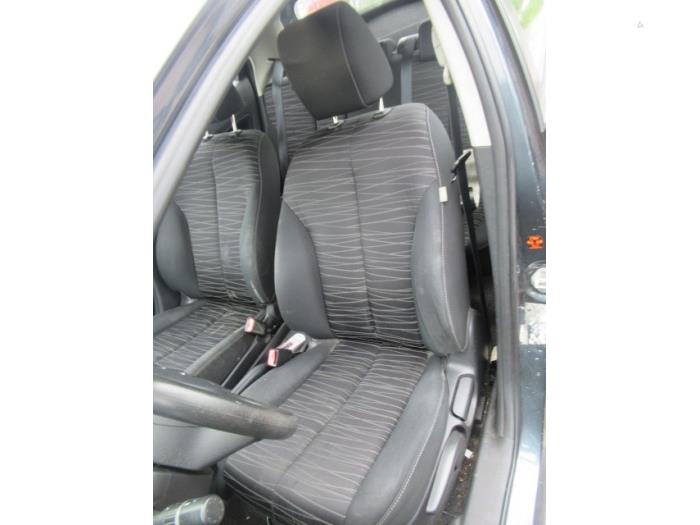 Mazda 2 1.4 CDVi 16V Sloopvoertuig (2008, Donker, Grijs)