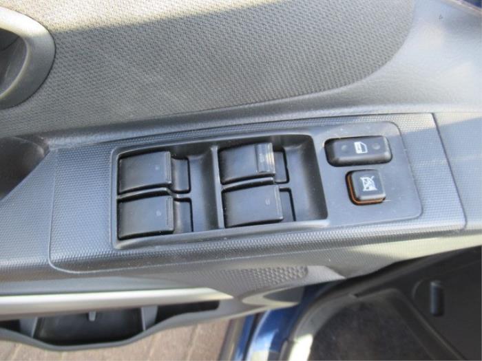 Toyota Corolla Verso 2.2 D-4D 16V Sloopvoertuig (2006, Blauw)