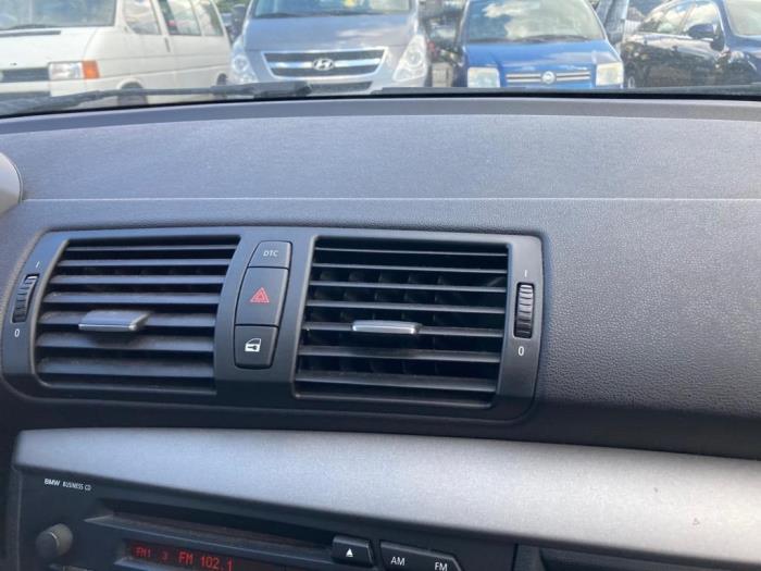 BMW 1 serie 118i 16V Sloopvoertuig (2006, Wit)