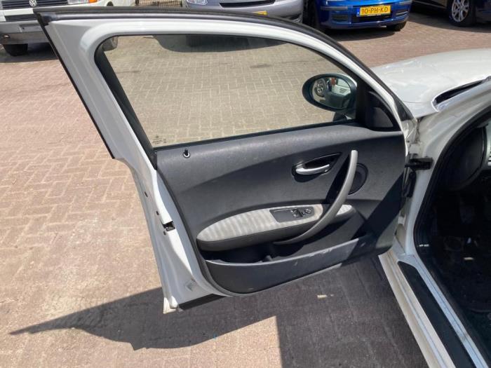 BMW 1 serie 118i 16V Sloopvoertuig (2006, Wit)