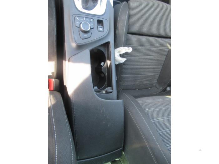 Opel Insignia Sports Tourer 2.0 CDTI 16V 160 Ecotec Sloopvoertuig (2013, Zwart)