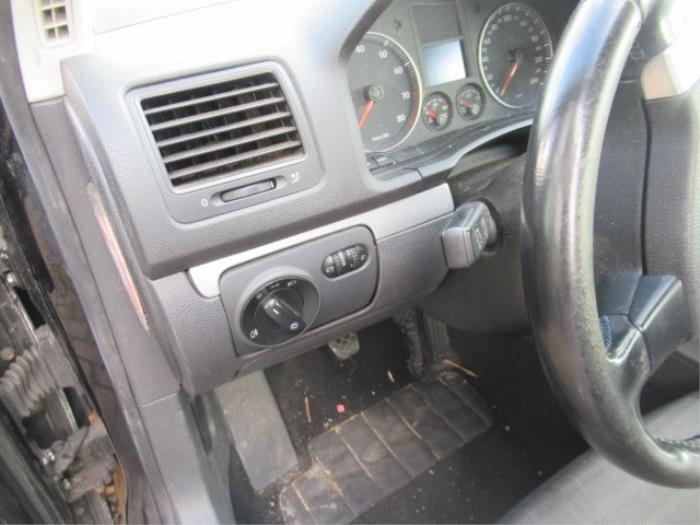 Volkswagen Golf V 1.6 Sloopvoertuig (2007, Zwart)
