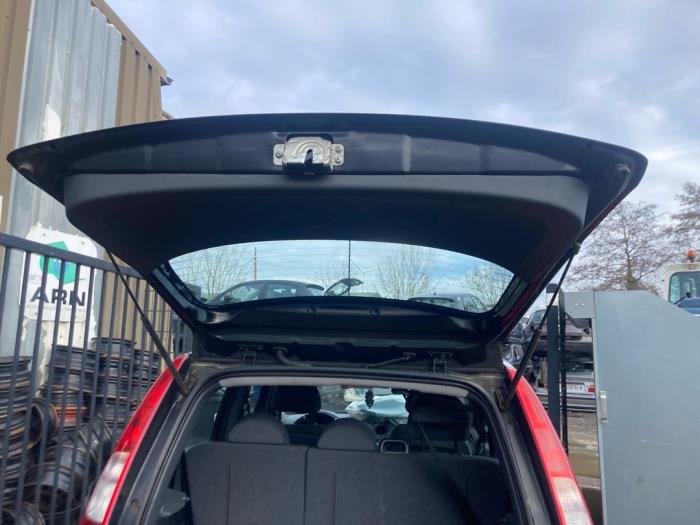 Mitsubishi Colt 1.3 16V Sloopvoertuig (2006, Zwart)