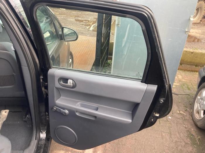 Mitsubishi Colt 1.3 16V Sloopvoertuig (2006, Zwart)